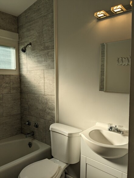 More Photos Of 814 S Jenkins Blvd, Akron Multifamily For Sale