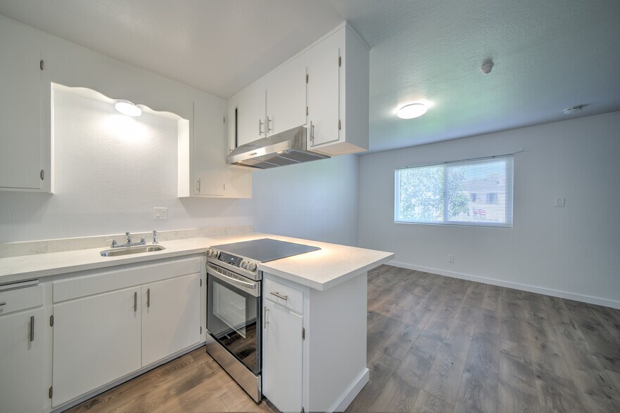 More Photos Of 408 Keller St, Petaluma Apartments For Sale