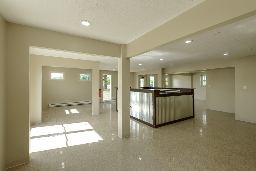 More Photos Of 6250 Jackson Rd, Ann Arbor Freestanding For Lease