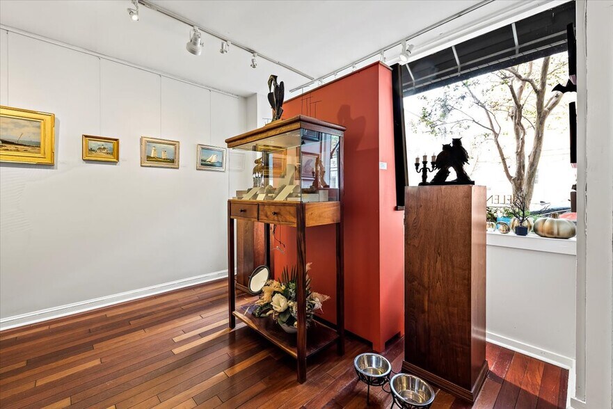 More Photos Of 106 Church St, Charleston Storefront Retail Office For Sale