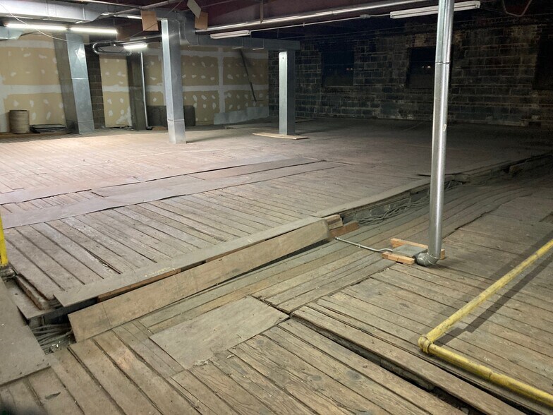More Photos Of 529 Cozine St, Brooklyn Warehouse For Lease