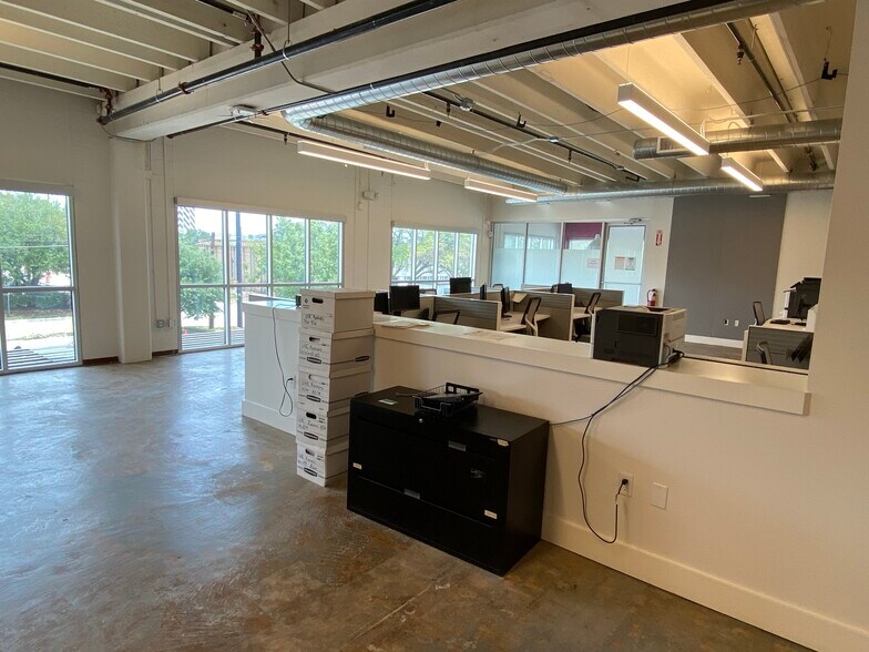 More Photos Of 2808 Caroline St, Houston Coworking Space