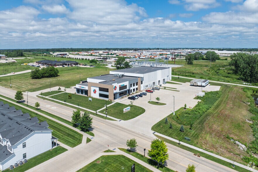 More Photos Of 1808 SW Magazine Rd, Ankeny Office For Sale
