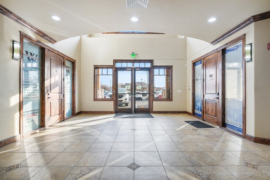 More Photos Of 623 E Fort Union Blvd, Midvale Medical For Sale