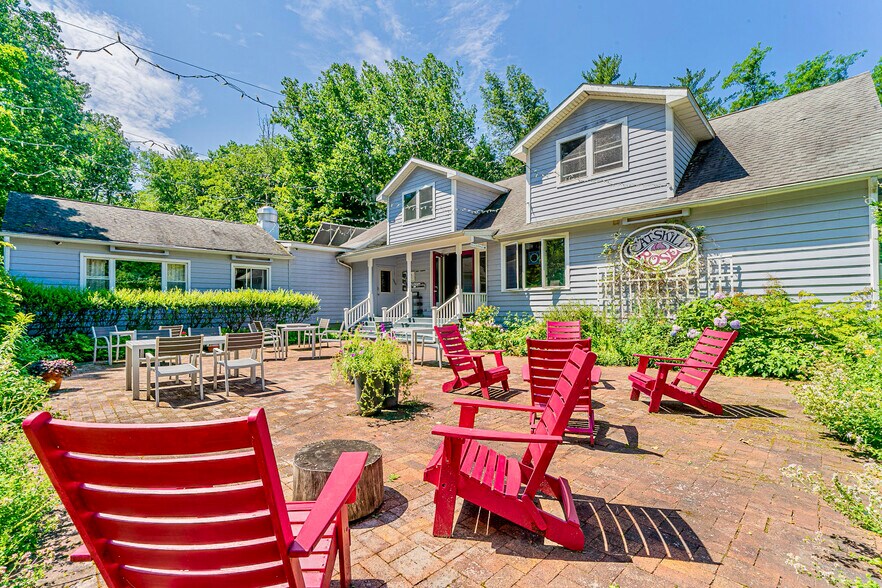More Photos Of 5355 NY-212 Rt, Mount Tremper Hotel For Sale