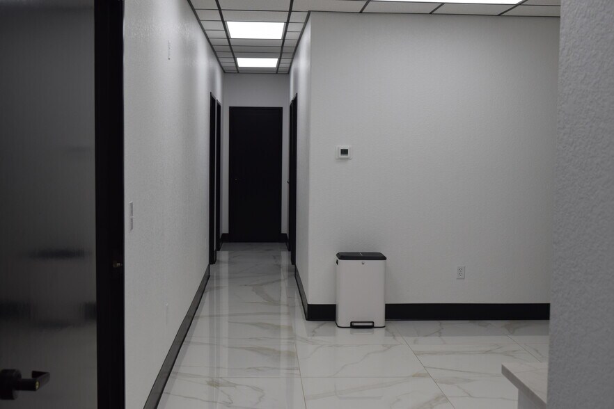 More Photos Of 6306 County 122 Rd, Midland Distribution For Lease