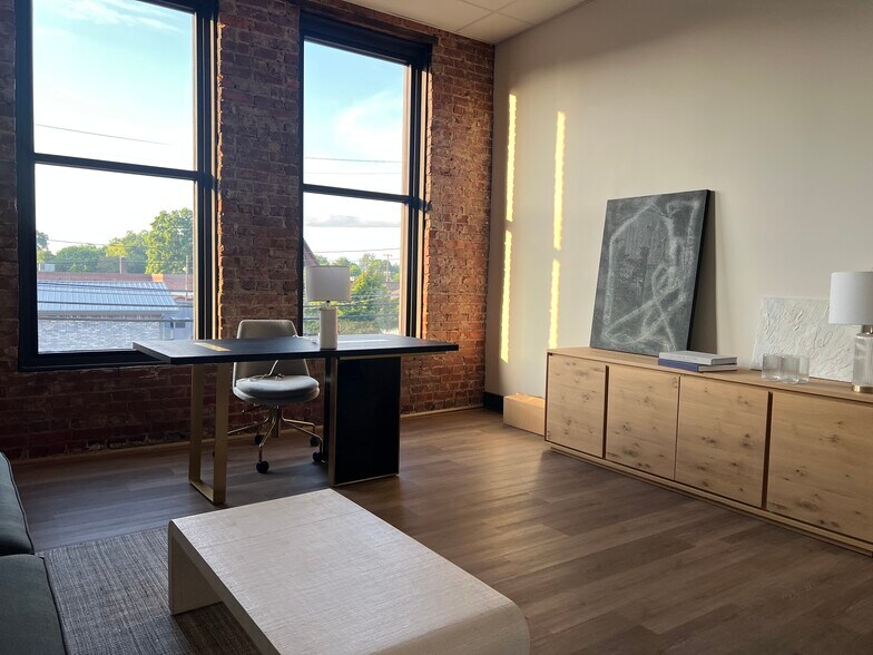 More Photos Of 105 N High St, Winchester Storefront Retail Office For Lease