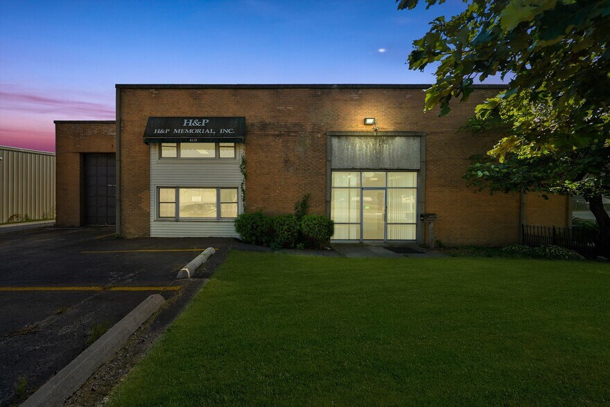 More Photos Of 4135 W 123rd St, Alsip Warehouse For Lease