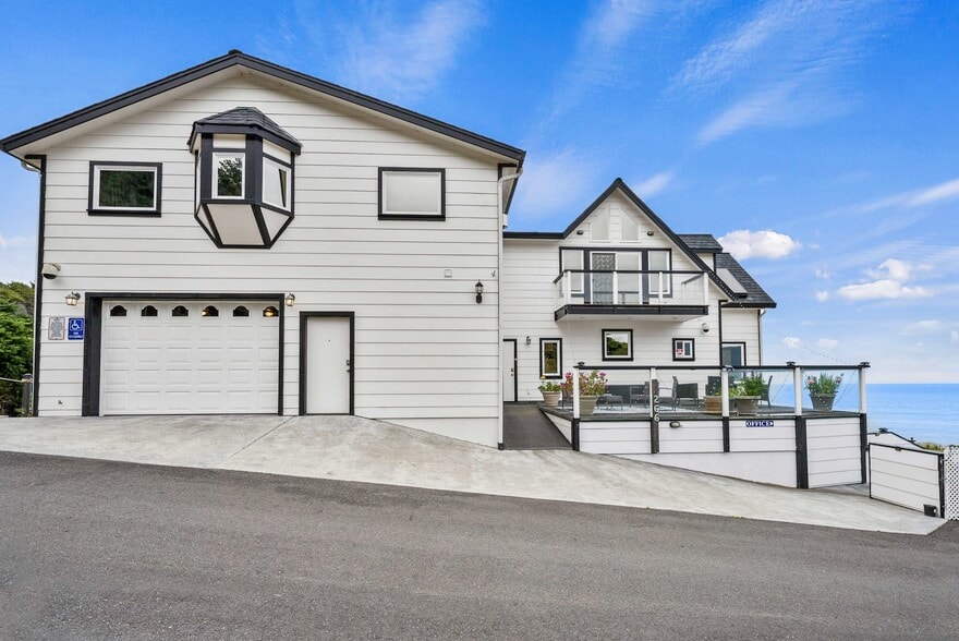 More Photos Of 266 Dolphin Dr, Whitethorn Hotel For Sale