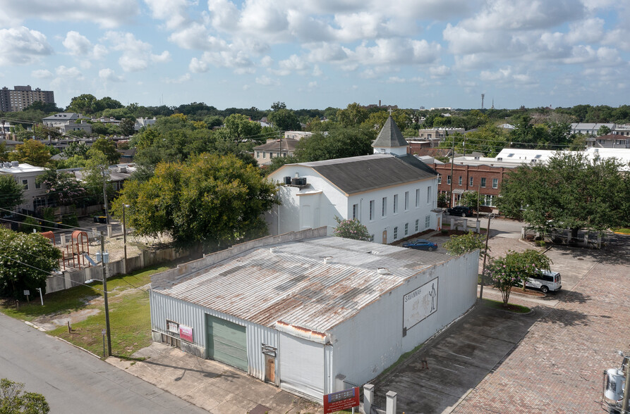 Primary Photo Of 315 W Wayne St, Savannah Light Distribution For Sale