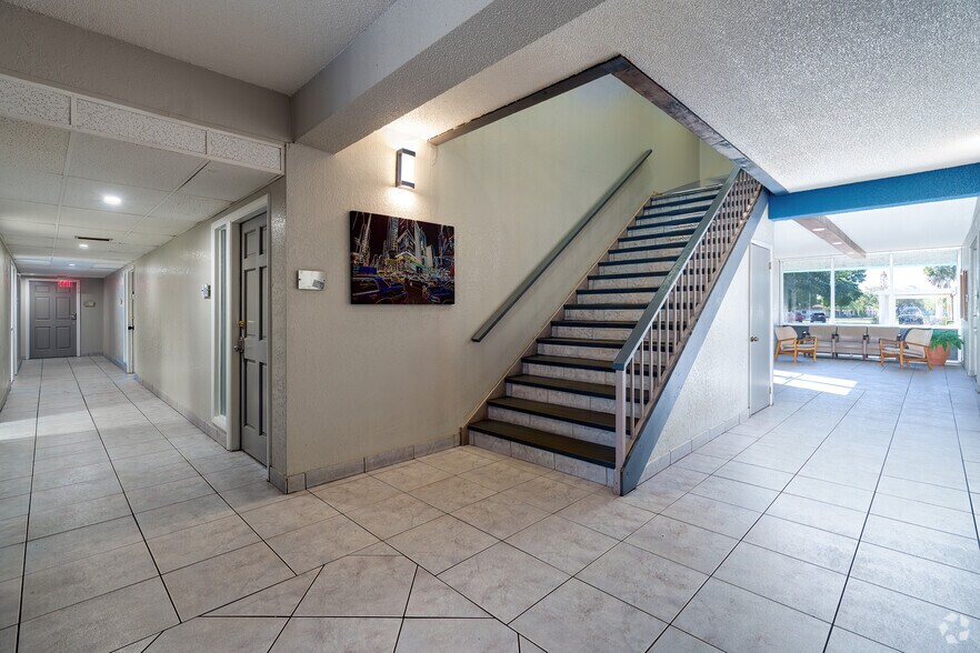 More Photos Of 7523 Aloma Ave, Winter Park Medical For Sale