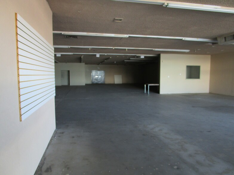 More Photos Of 1733-1737 E McDowell Rd, Phoenix General Retail For Lease