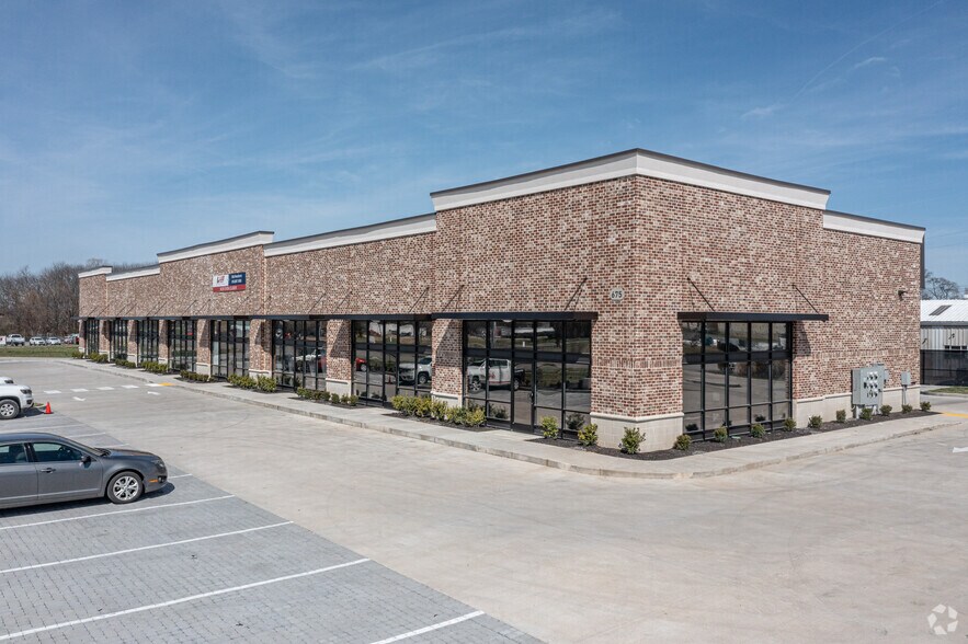 Primary Photo Of 675 Middle Tennessee Blvd, Murfreesboro Showroom For Lease