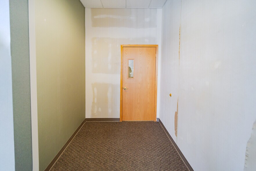 More Photos Of 1730 E Republic Rd, Springfield Unknown For Lease