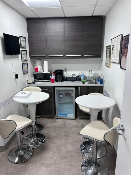 More Photos Of 2601 SW 37th Ave, Coral Gables Medical For Lease