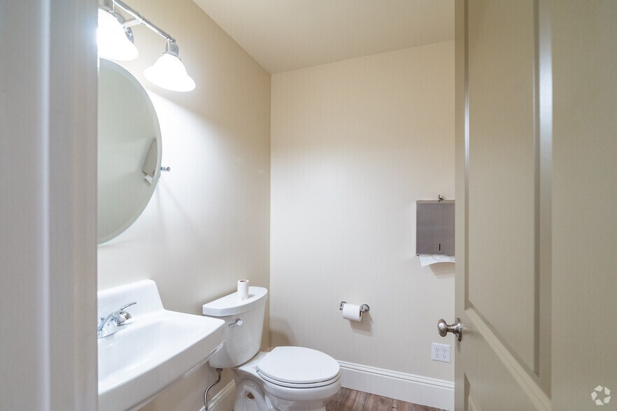 More Photos Of 675 Hartz Ave, Danville Office For Sale