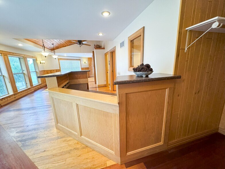 More Photos Of W1734 North St, Green Lake Office For Sale