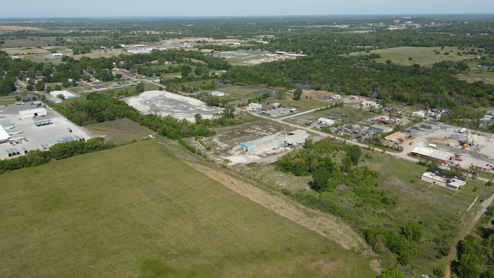 More Photos Of 611 Azalea Dr, Muskogee Warehouse For Sale