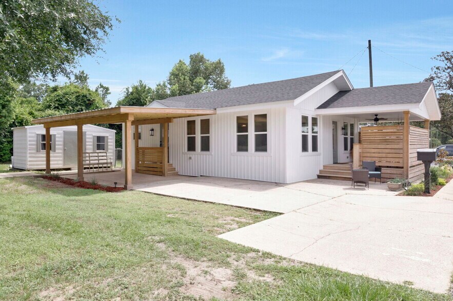 More Photos Of 6682 Ravine St, Milton Office Residential For Sale