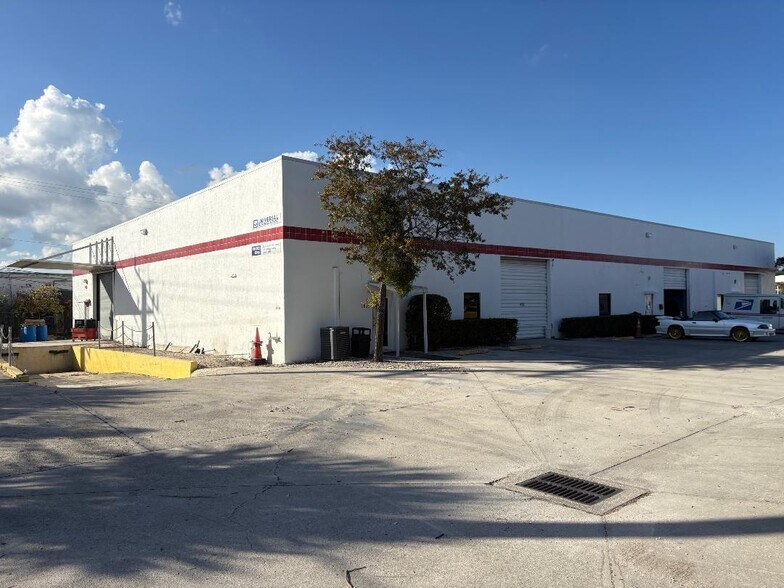 More Photos Of 1818 7th Ave N, Lake Worth Beach Warehouse For Lease