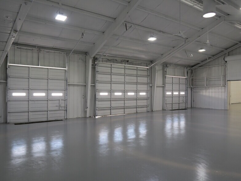 More Photos Of 5707 Schumacher Ln, Houston Auto Dealership For Lease