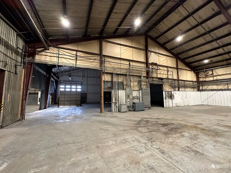 More Photos Of 2626 8th Ave, Garden City Showroom For Sale