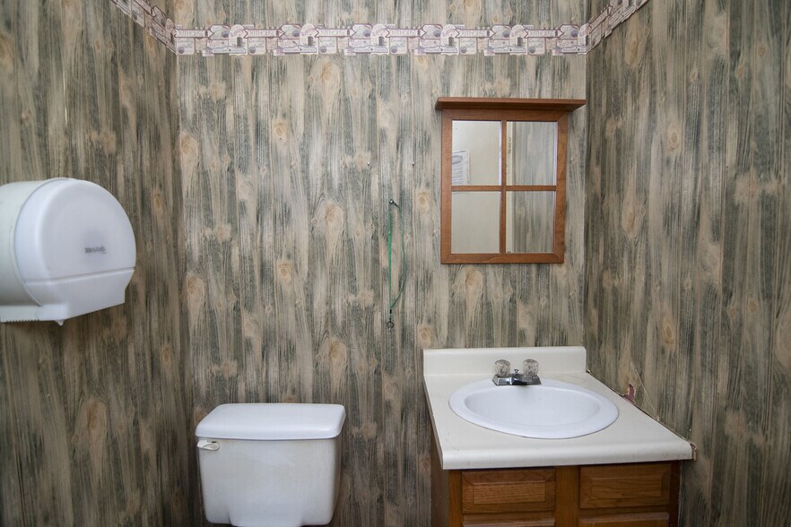 More Photos Of 1931 Alta Dr, Alderson General Retail For Sale