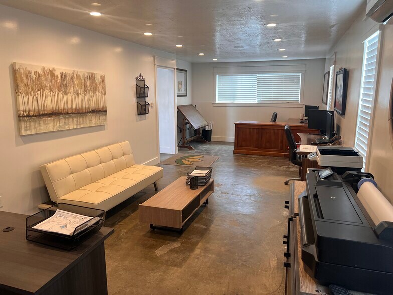 More Photos Of 2751 S 1000 W, Syracuse Showroom For Sale