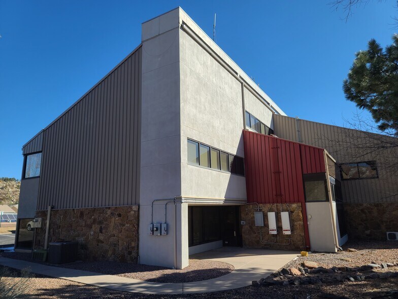 More Photos Of 5085 List Dr, Colorado Springs Medical For Lease