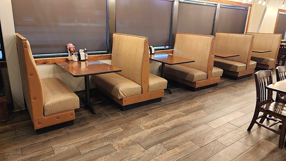 More Photos Of 802 S Main St, Belton General Retail For Sale