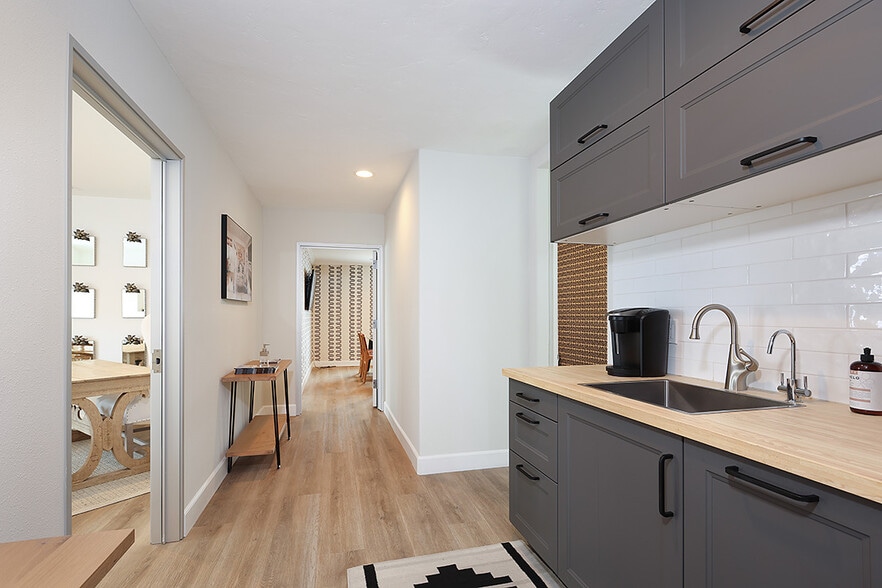 More Photos Of 1306 Park Ave, Newport Beach Office For Lease