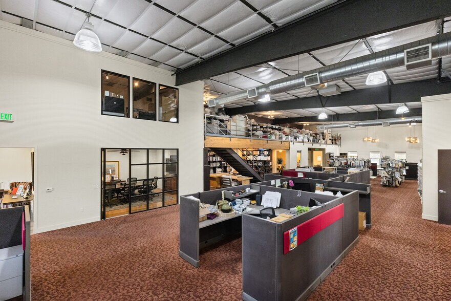 More Photos Of 102 Raley Blvd, Chico Flex For Sale