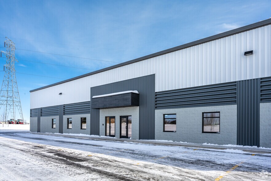 More Photos Of 5795 Neubert Rd, Appleton Warehouse For Lease