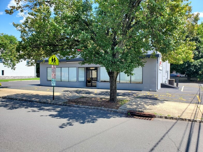 More Photos Of 1700 E 2nd St, Scotch Plains Freestanding For Lease