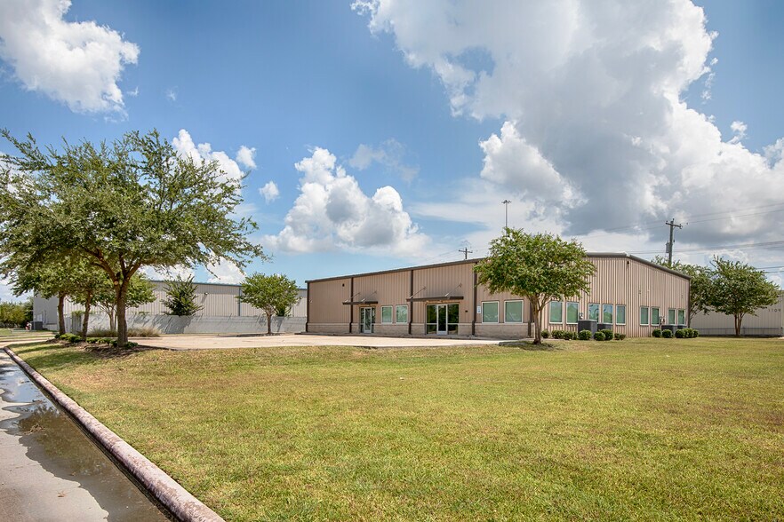 More Photos Of 1145 Butler Rd, League City Office For Sale
