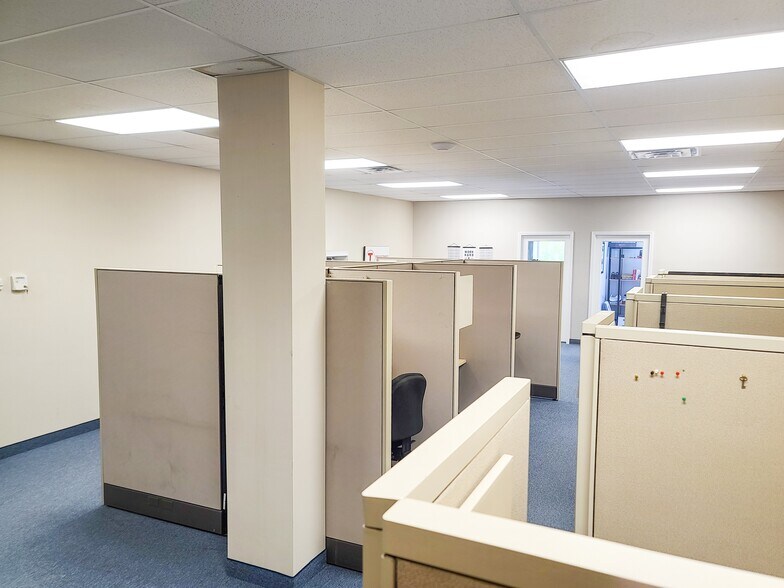 More Photos Of 32875 Solon Rd, Solon Medical For Lease