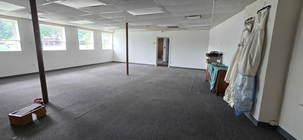 More Photos Of 109 West Shore Ave, Dumont Manufacturing For Lease