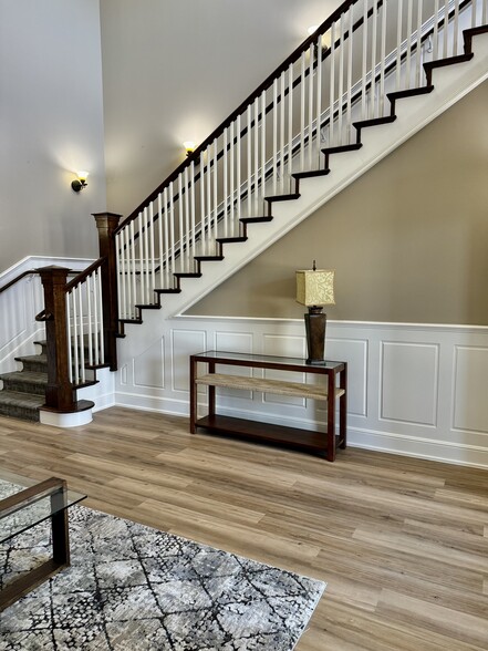 More Photos Of 300-900 Parker Sq, Flower Mound Unknown For Lease