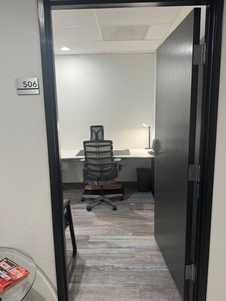 More Photos Of 3275 W Ina Rd, Tucson Coworking Space