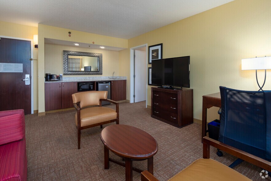 More Photos Of 4300 Colonnade Pky, Birmingham Hotel For Sale