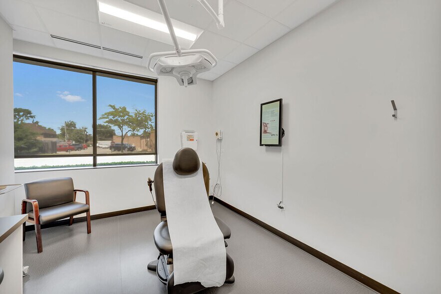 More Photos Of 9300 Waukegan Rd, Morton Grove Medical For Sale