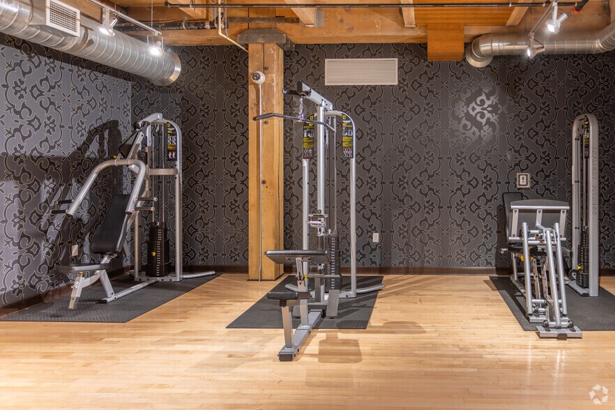 More Photos Of 2410 University Ave W, Saint Paul Apartments For Lease