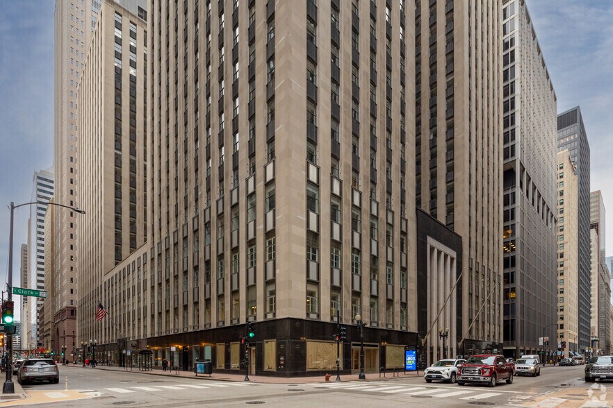 More Photos Of 135 S La Salle St, Chicago Office For Lease