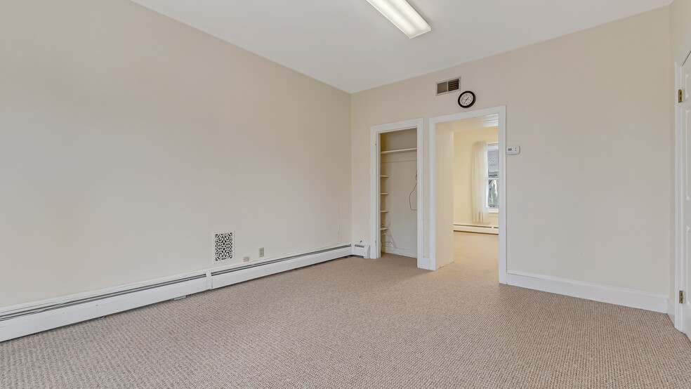 More Photos Of 207 W Broad St, Bethlehem Office For Sale