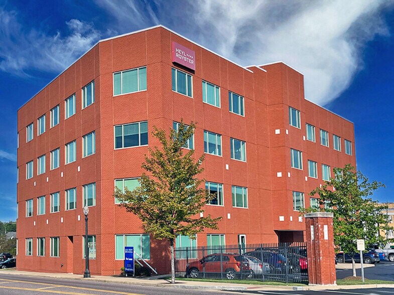 More Photos Of 105 W Vandalia St, Edwardsville Office For Lease