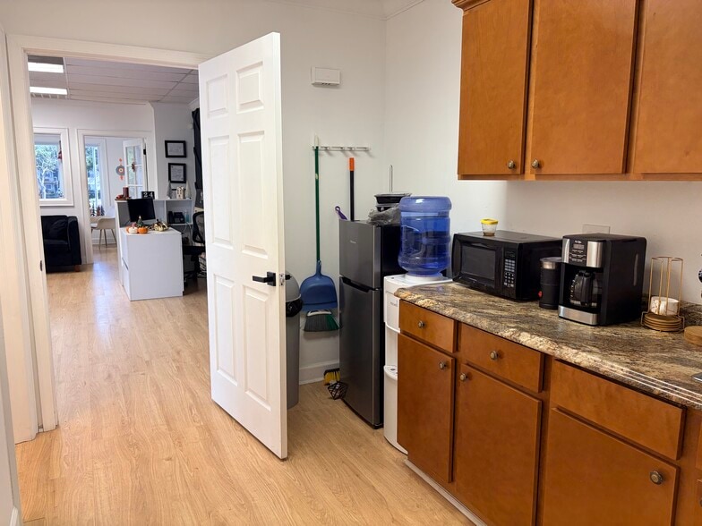 More Photos Of 12000 N Dale Mabry Hwy, Tampa Office For Lease