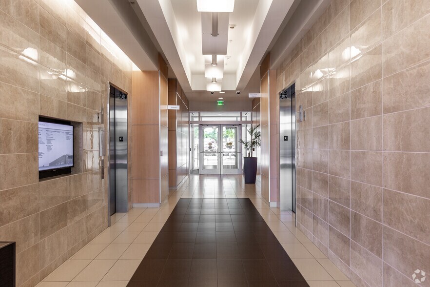 More Photos Of 17051 N Dallas Pky, Addison Medical For Lease