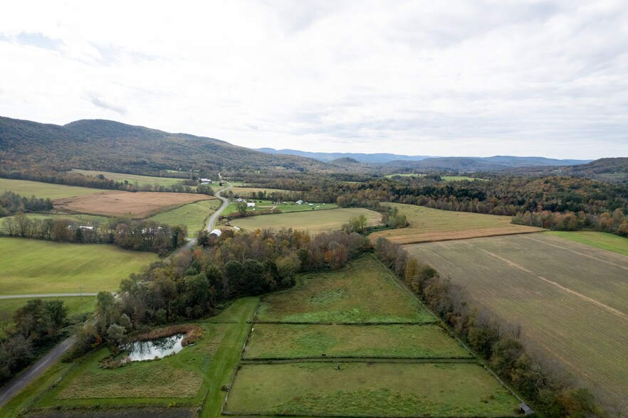 More Photos Of 4 Whitman Rd, Stephentown Sports And Entertainment For Sale