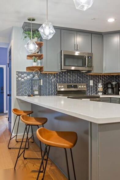 More Photos Of 220 West St, Annapolis Office For Sale