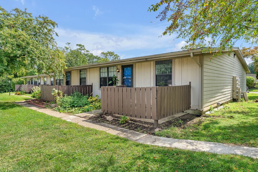 More Photos Of 5 E Plum St, Chesterfield Apartments For Sale